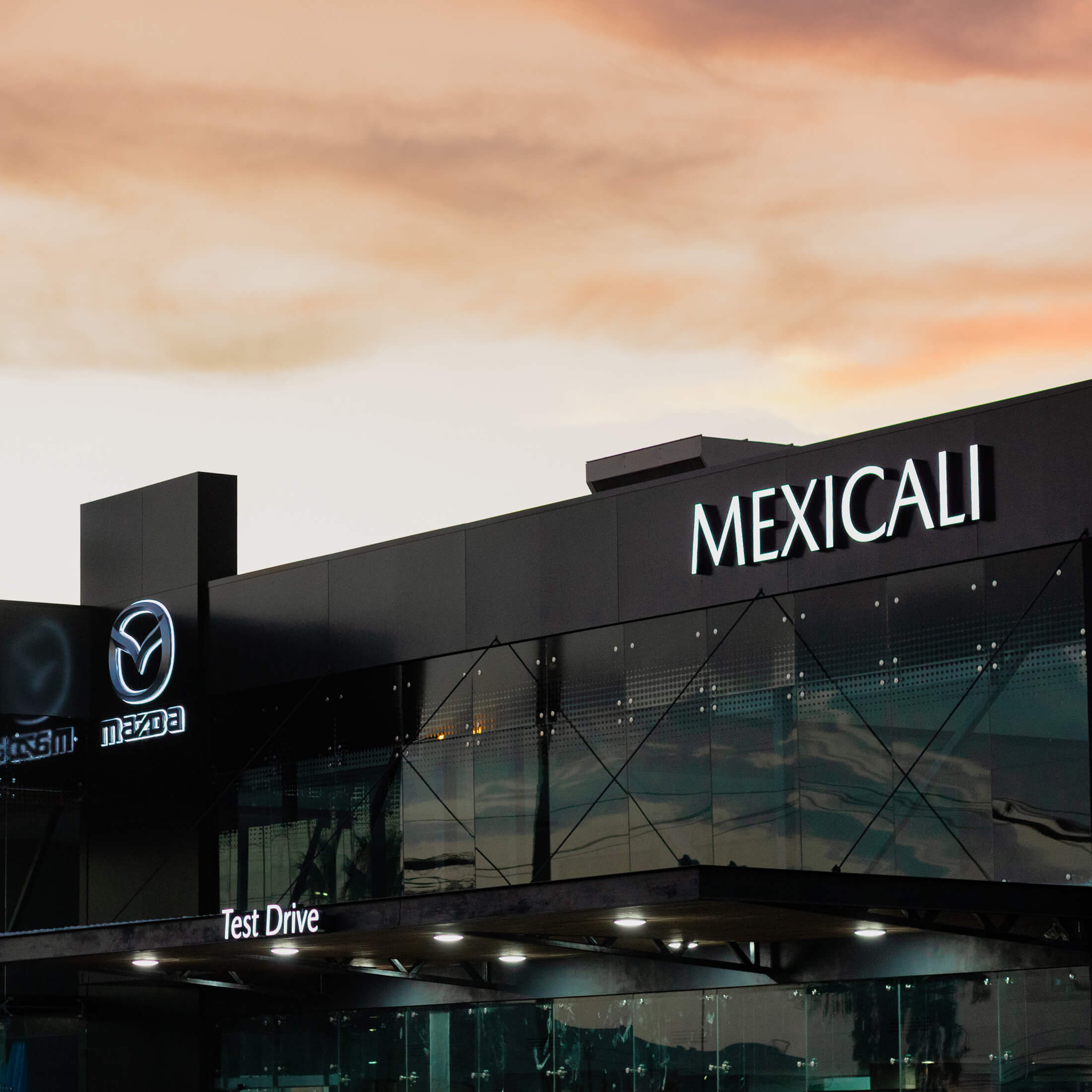 Fachada Mazda Mexicali