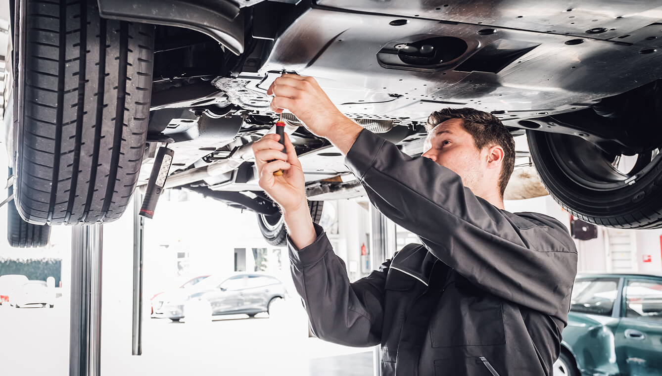 mazda-distribuidores-plasencia-mantenimiento-frenos-delanteros-traseros