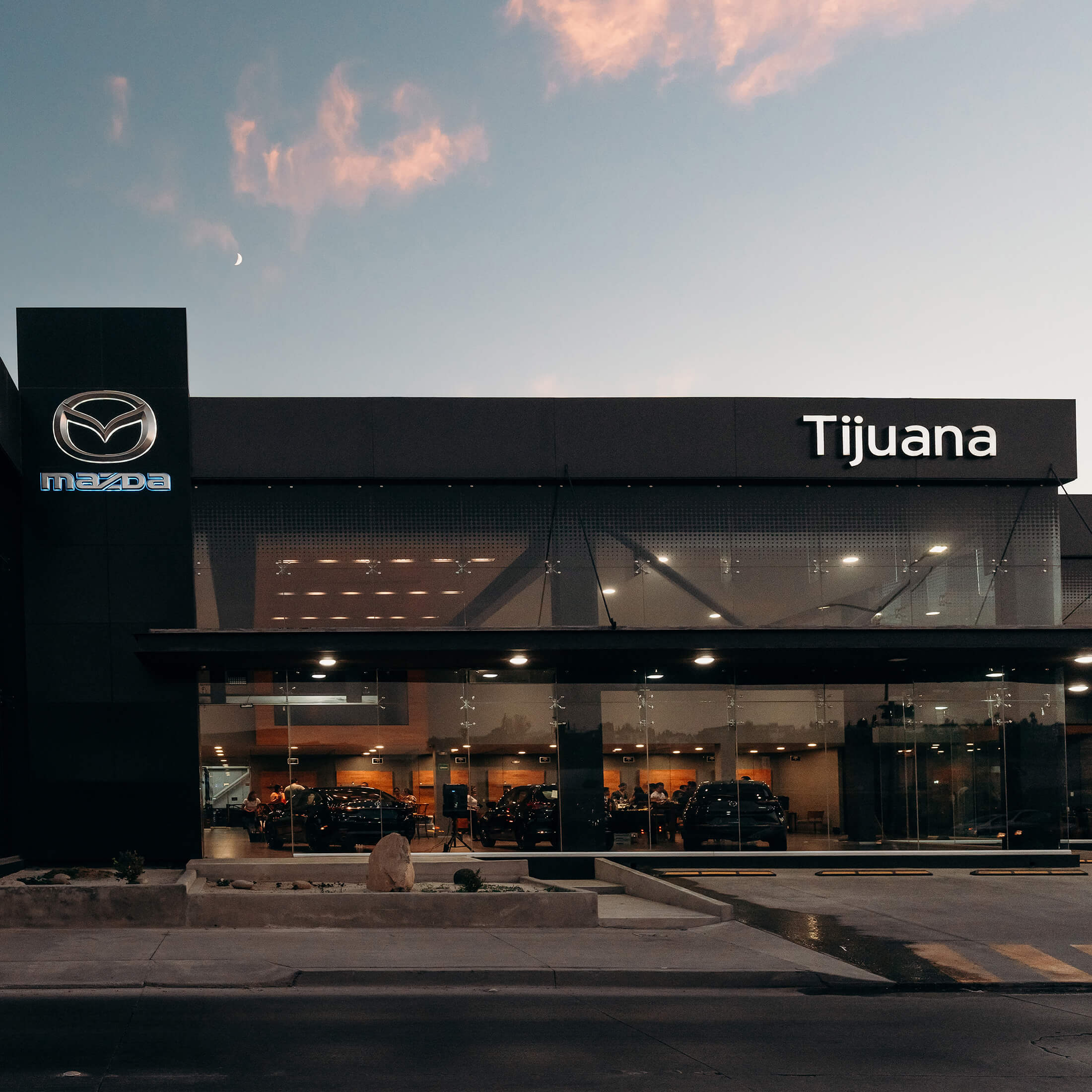 Fachada Mazda Tijuana