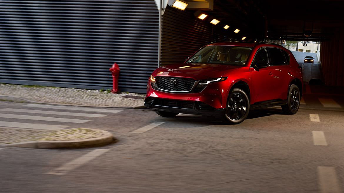 Mazda cx5 roja camioneta movimiento v1