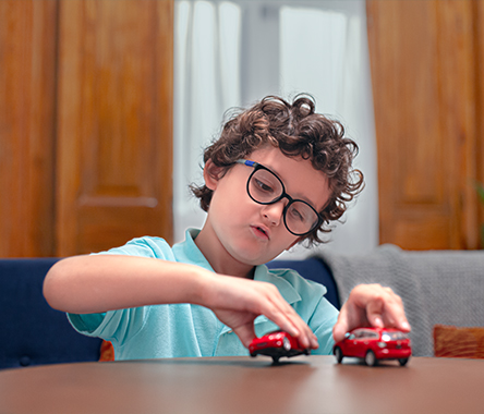 Mazda kokoro niño jugando carritos v2 Mazda kokoro niño jugando carritos v2