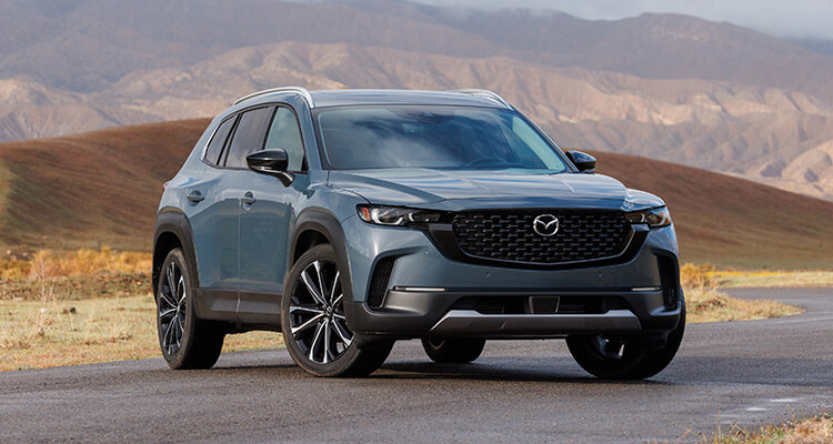 suv mazda cx50 color polimetal en carretera suv mazda cx50 color polimetal en carretera
