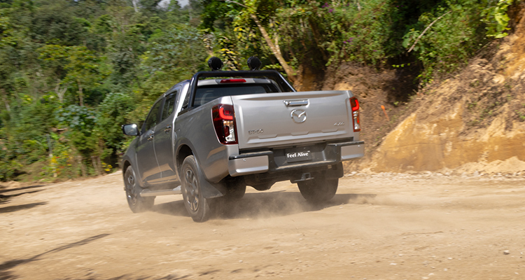 Mazda bt50 plata batea v1