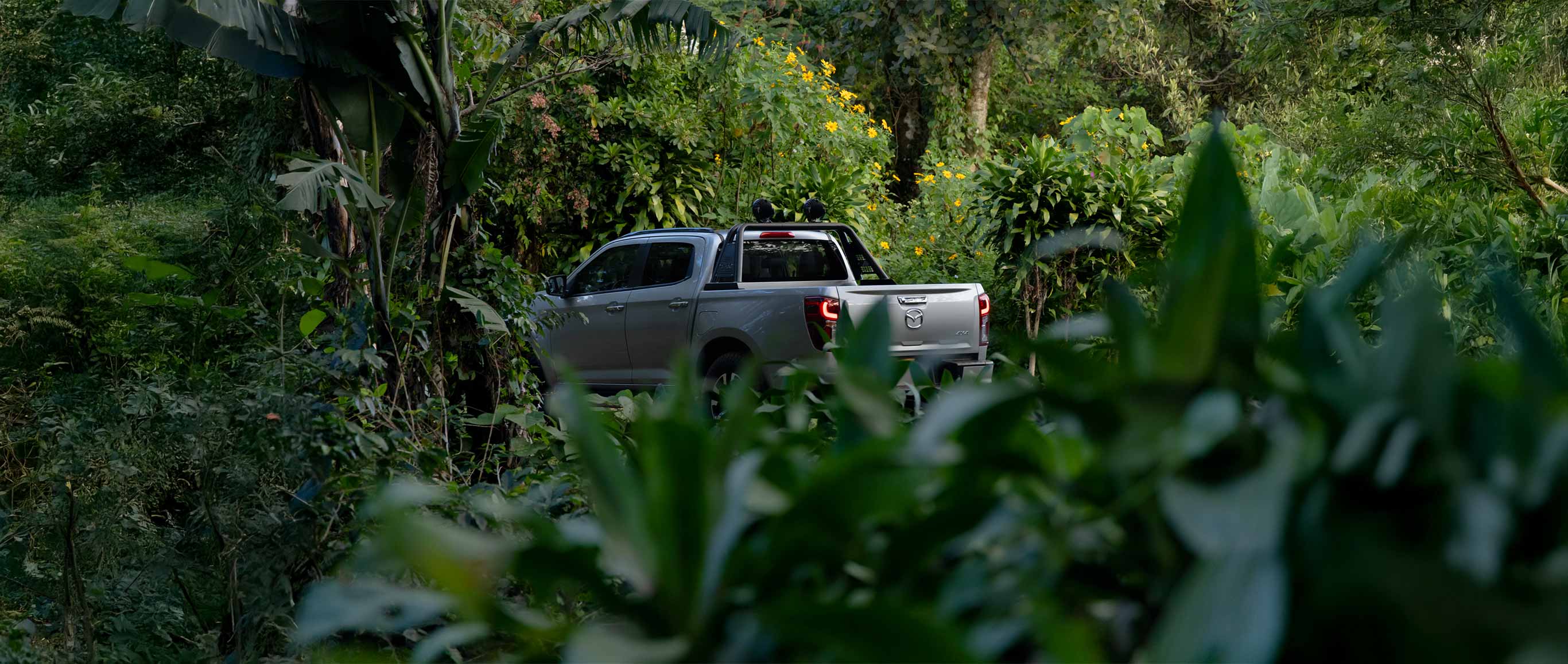 Mazda bt50 camioneta plata v1 05