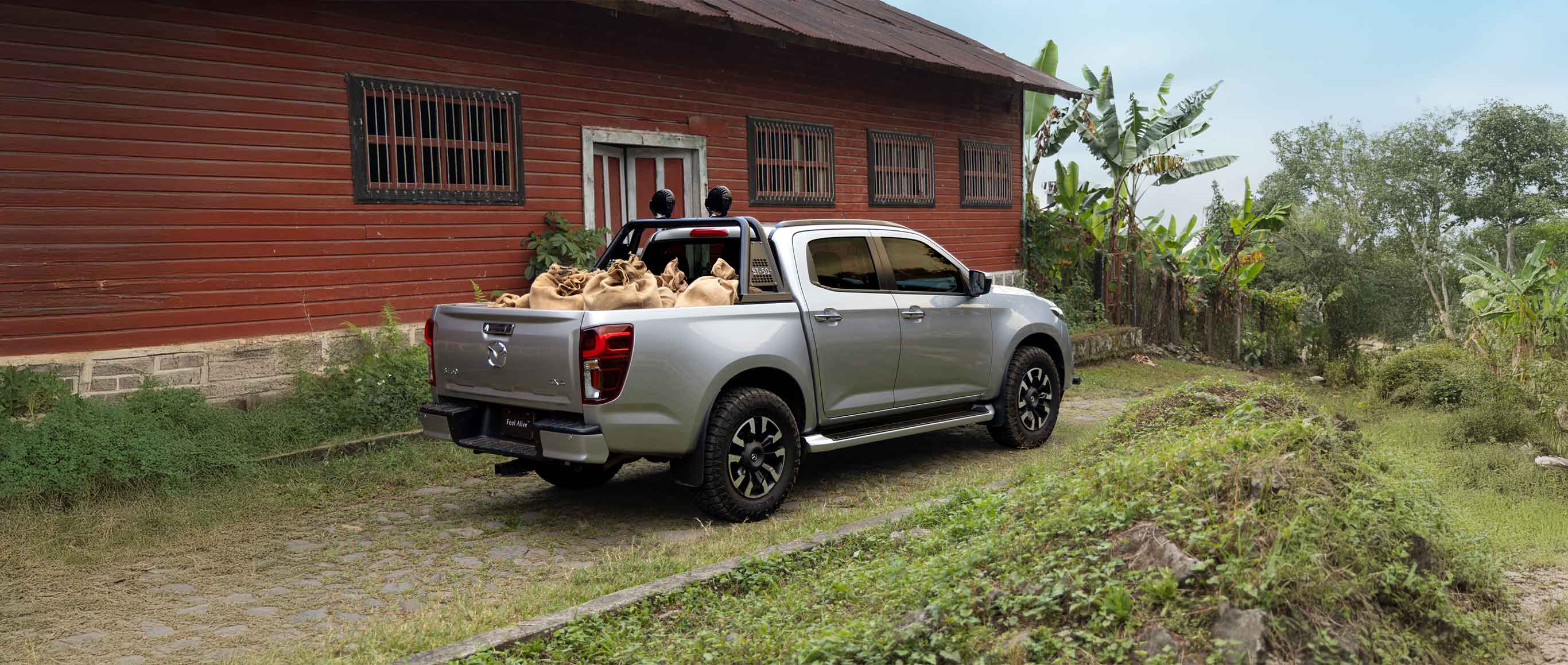 Mazda bt50 camioneta plata v1 06