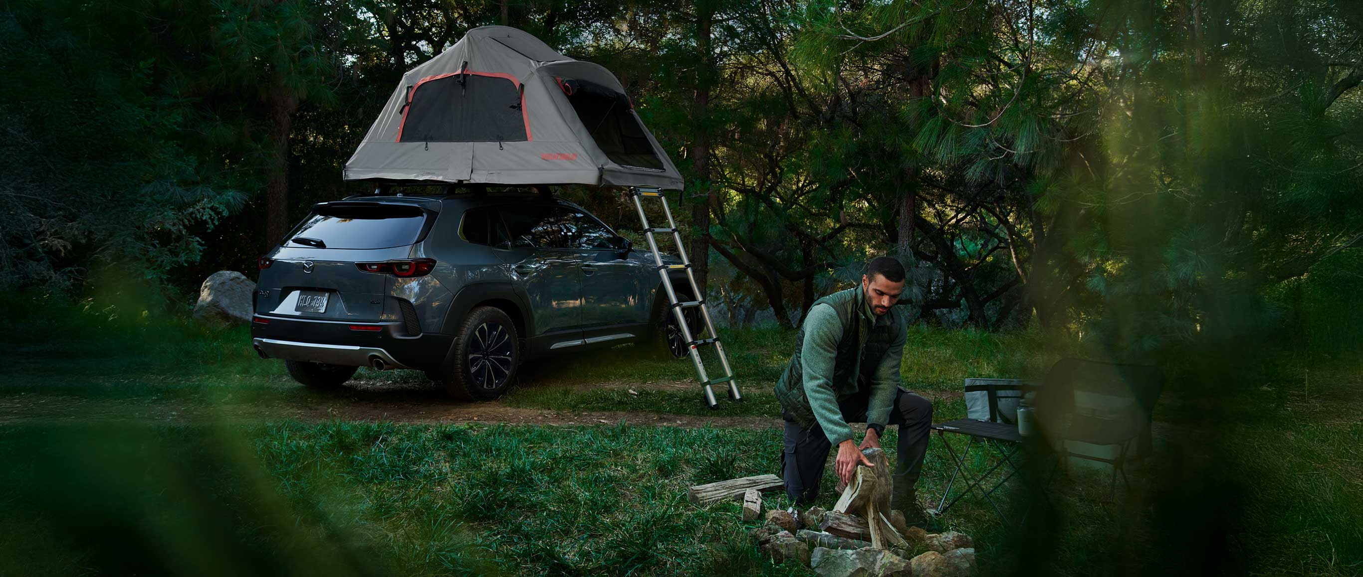 Mazda cx50 gris titanio bosque casa thule v2 01