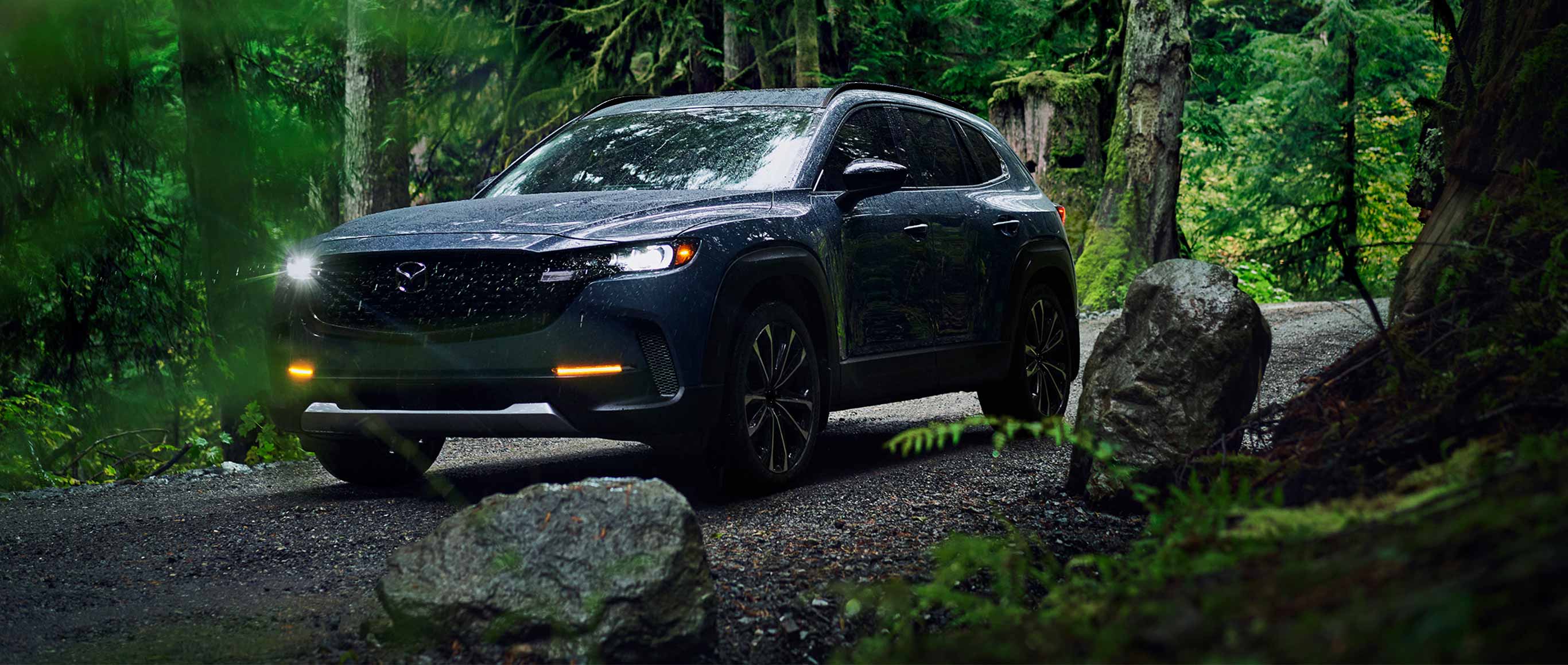 Mazda cx50 gris titanio bosque v2 05