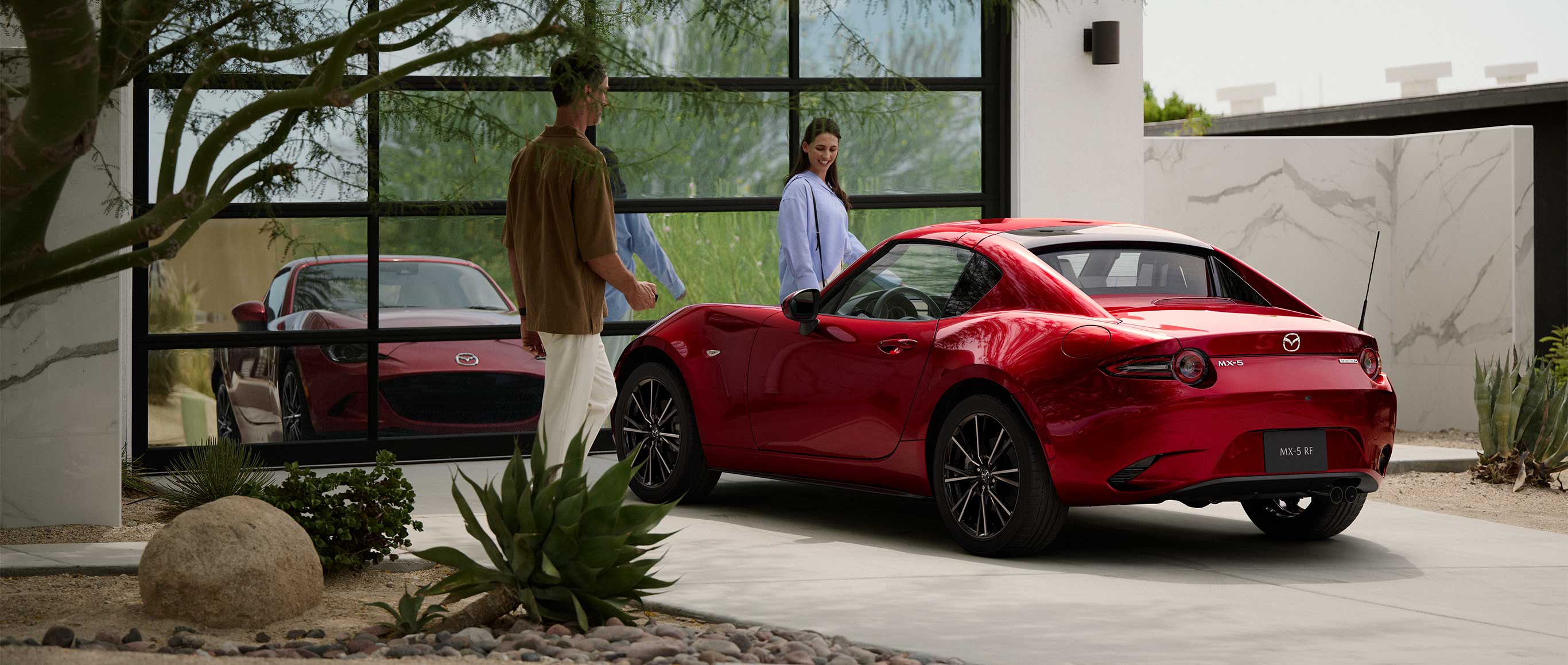 Carro rojo deportivo mx 5 personas v1 01