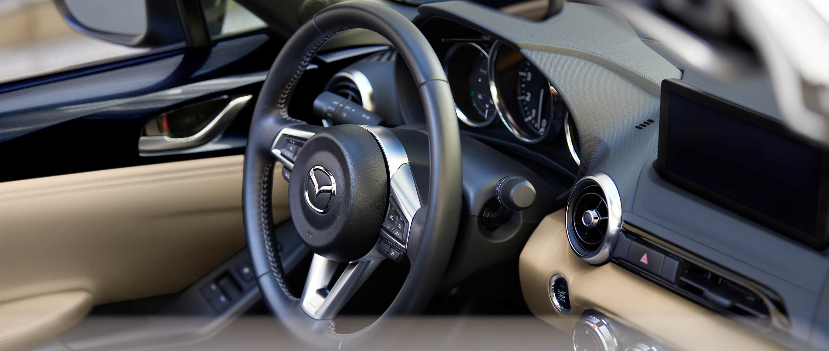 Mazda carro deportivo mx 5 interior piel arena v1 04