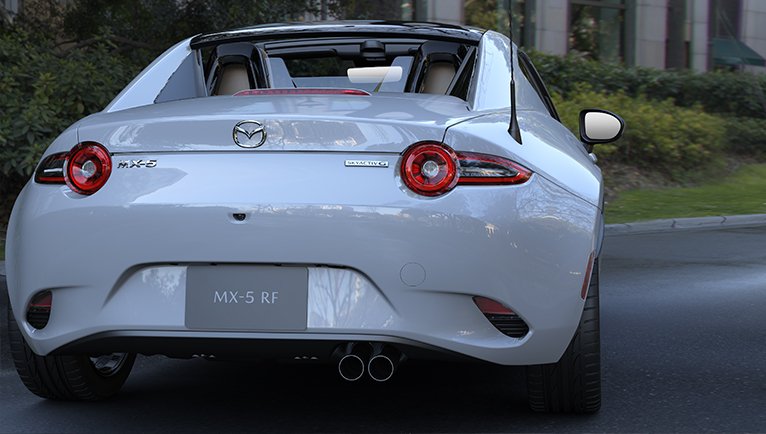 Carro deportivo mx 5 rf skyactiv v1