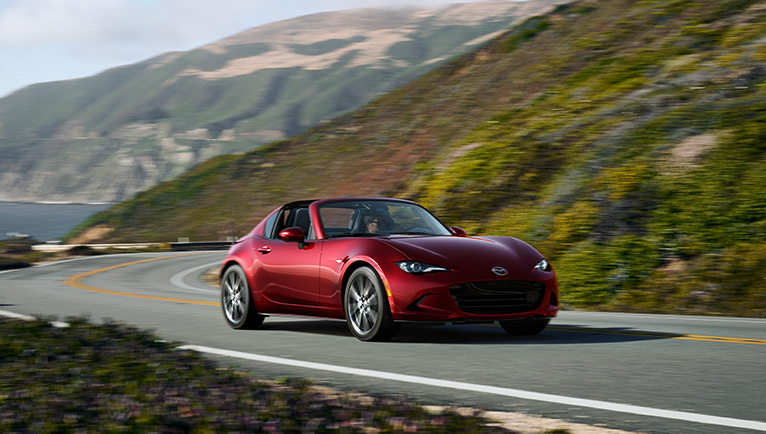 Carro deportivo rojo mx 5 rf control dinamico v1