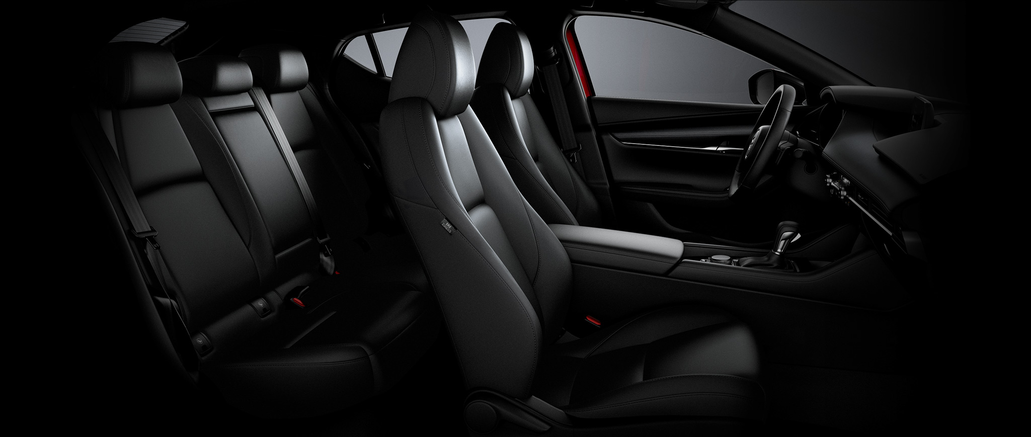 Mazda3 hatchback interiores piel negra v1 06