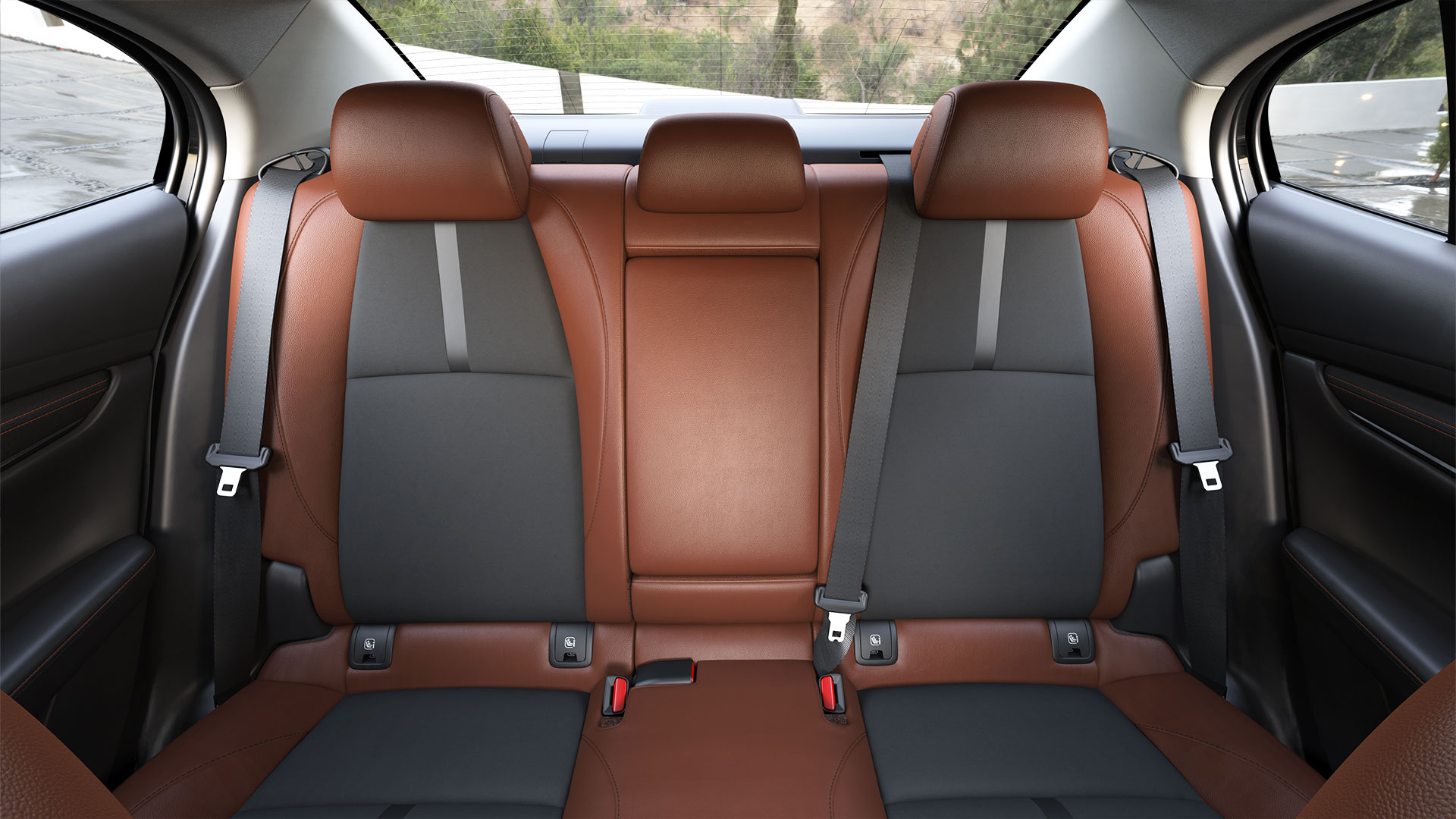 Mazda3 sedan interior piel terracota v2 Mazda3 sedan interior piel terracota v2