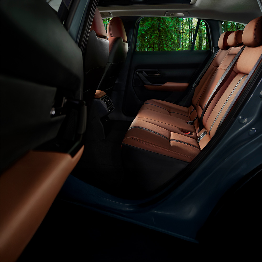 Mazda cx50 interior asientos traseros terracota v1