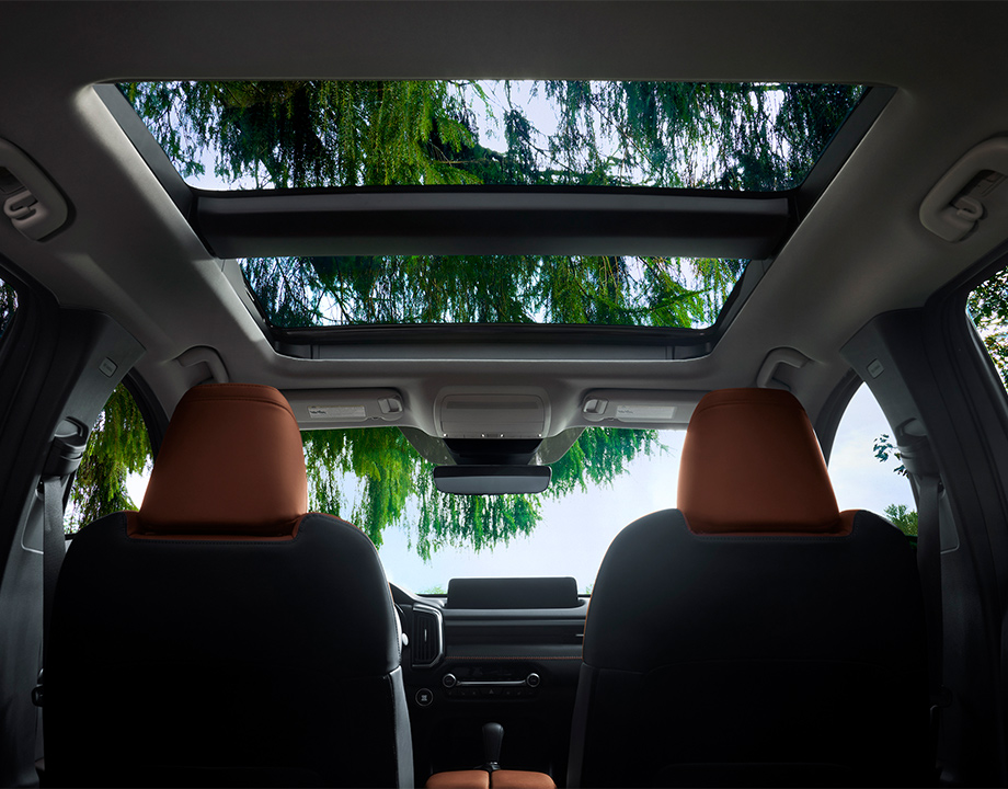 Mazda cx50 techo panoramico interior v1 01