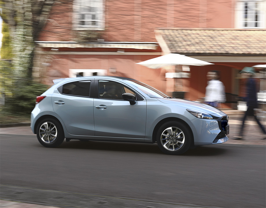 Mazda2 hatchback azul celeste v1 01