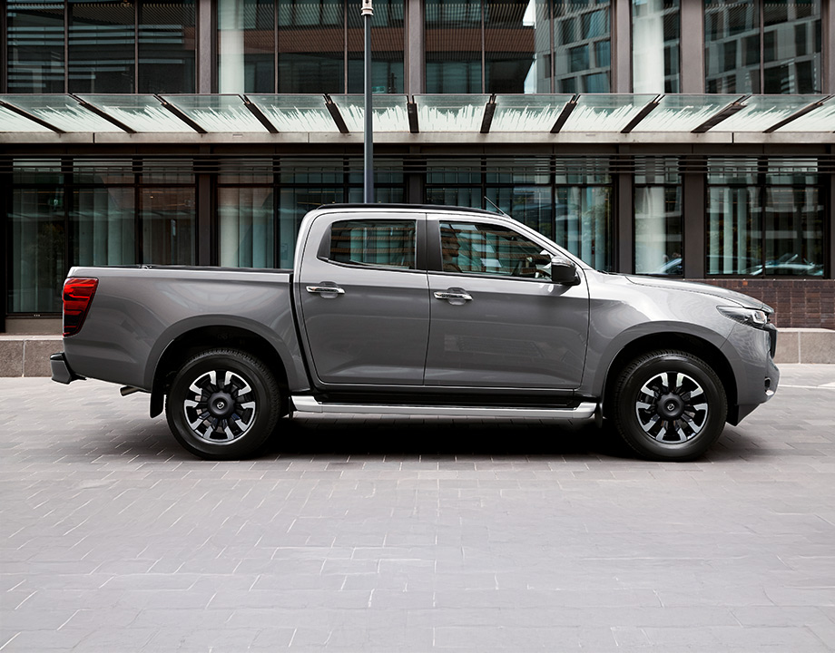 Mazda bt50 plata metalico v1 03